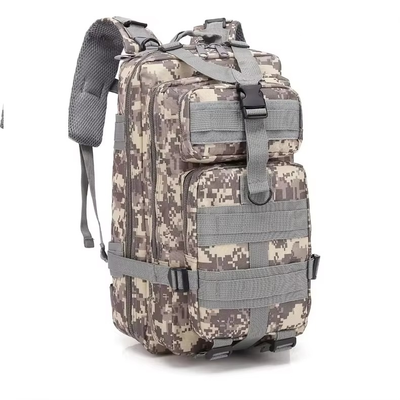 Mochila tática para atividades ao ar livre — sistema MOLLE, design ergonómico