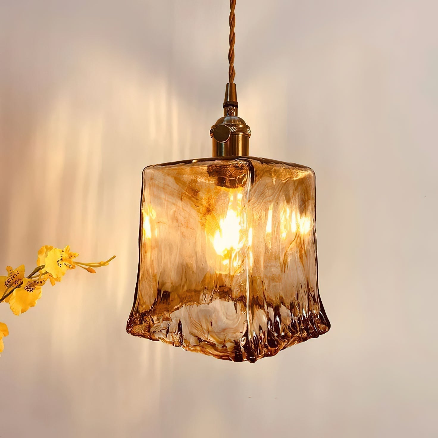Vintage Brass And Amber Glass Pendant Light For Dining Rooms And Bars E26 E27 40W Max