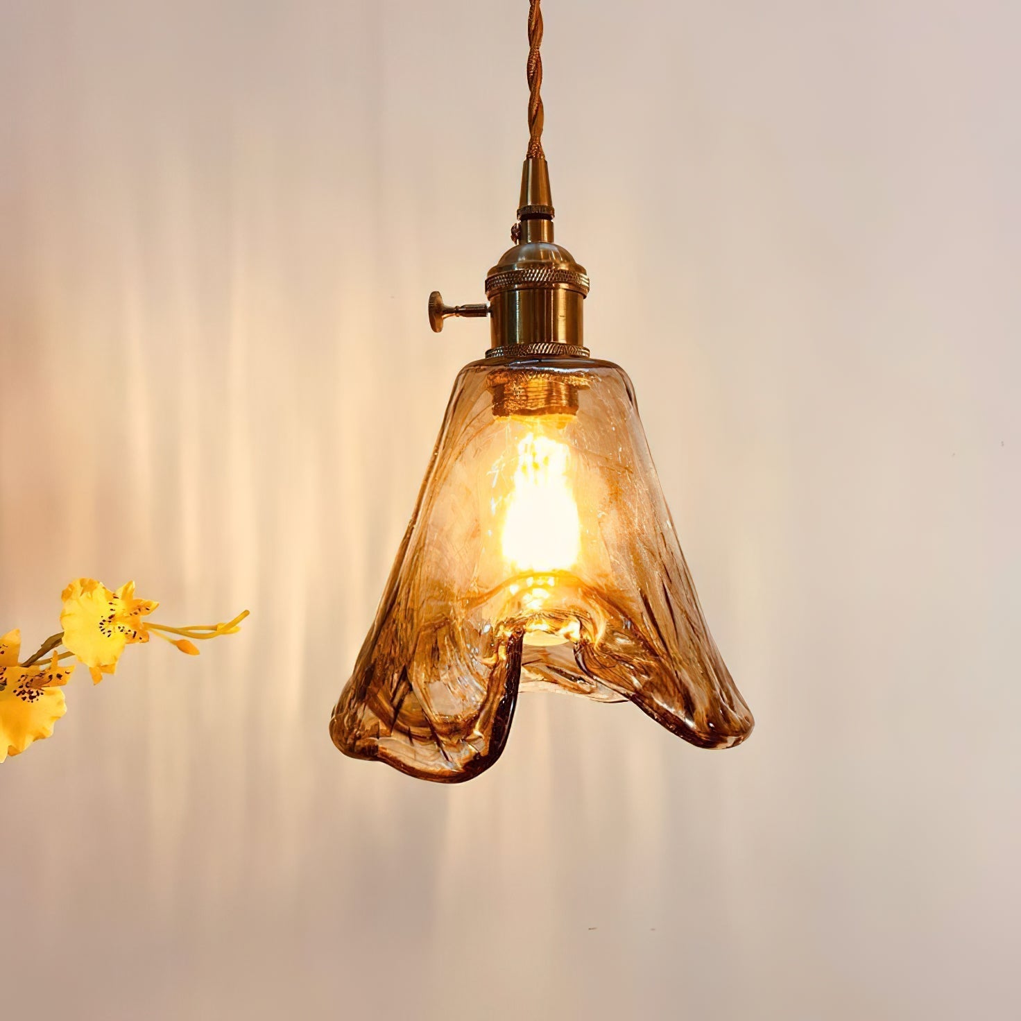 Vintage Brass And Amber Glass Pendant Light For Dining Rooms And Bars E26 E27 40W Max