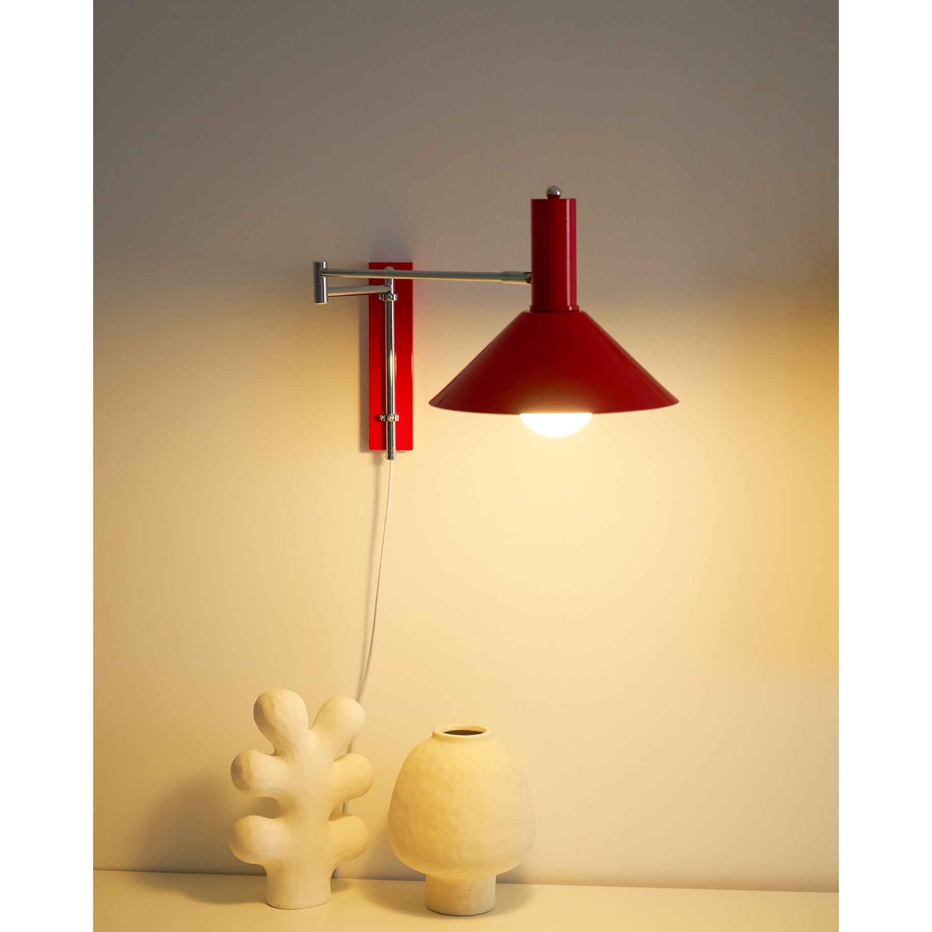 Industrial Style Adjustable Metal Lamp With Articulated Arm For Reading