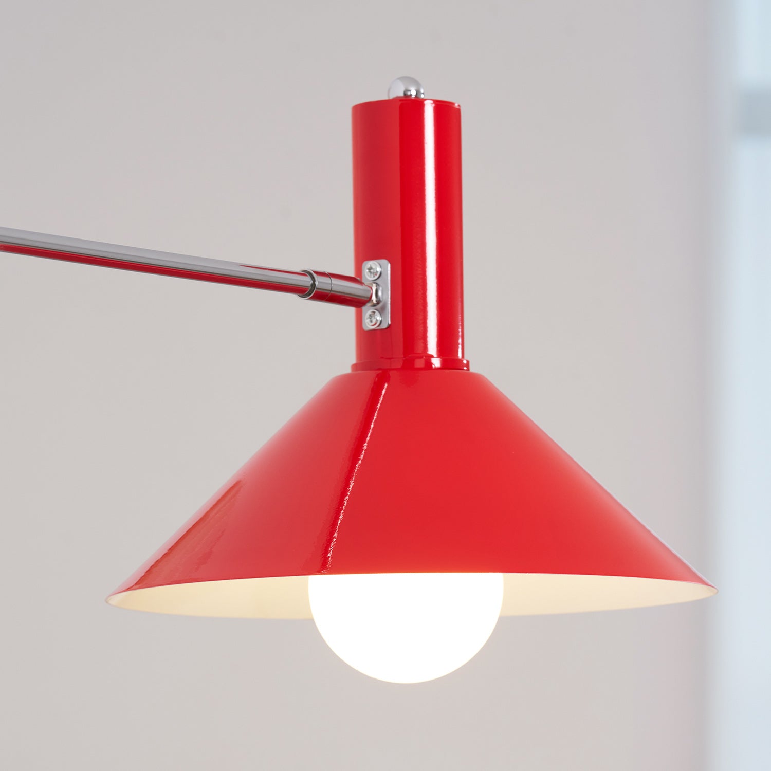 Industrial Style Adjustable Metal Lamp With Articulated Arm For Reading
