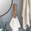 Dřevěný věšák na zeď ve tvaru kolíčku na prádlo pro ručníky a oblečení v přírodním designu do koupelny