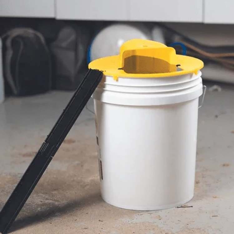 Automatic Tilting Mouse Trap — Multi-Catch Design, Standard Bucket Compatible