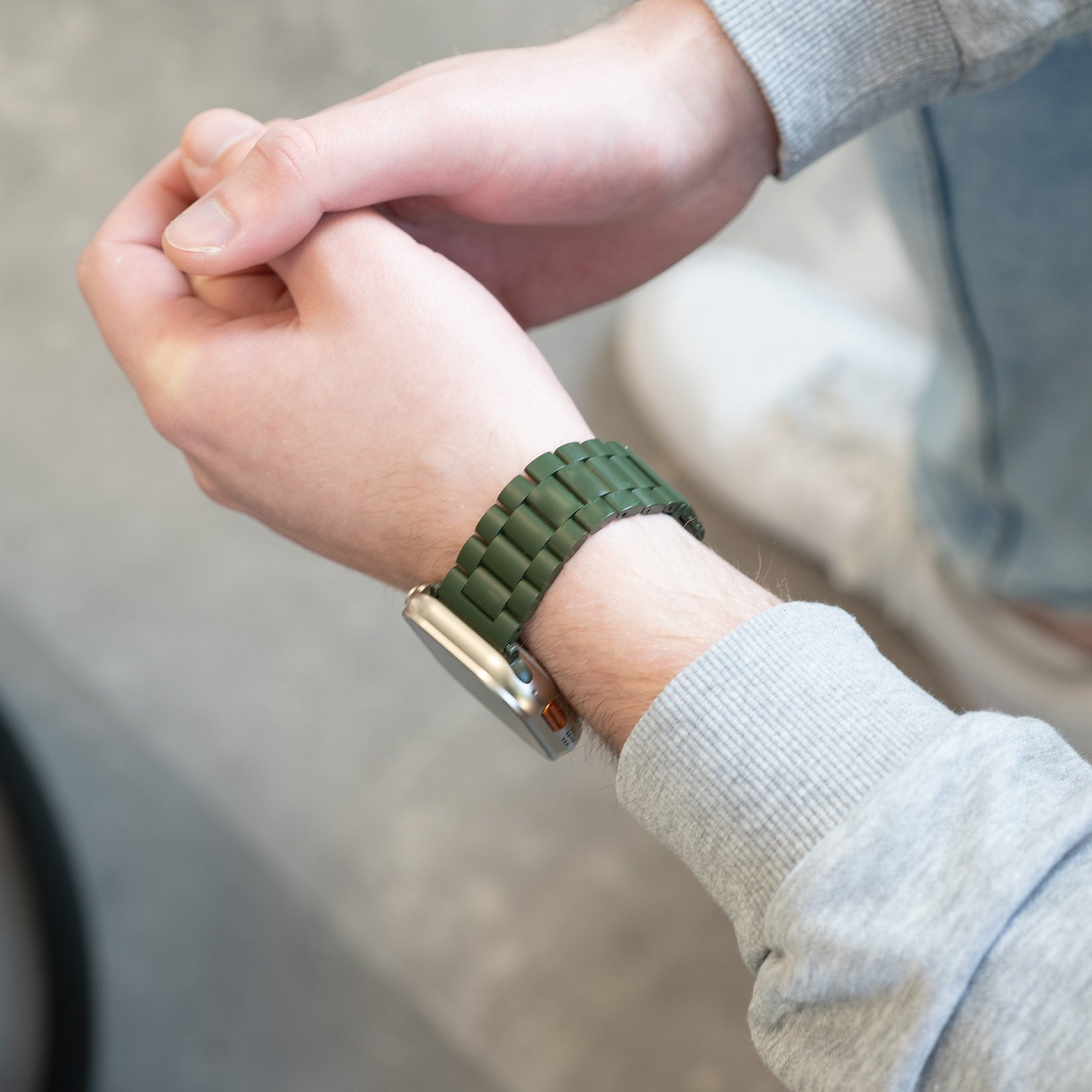 Apple Watch Stainless Steel Strap — Dark Green Finish