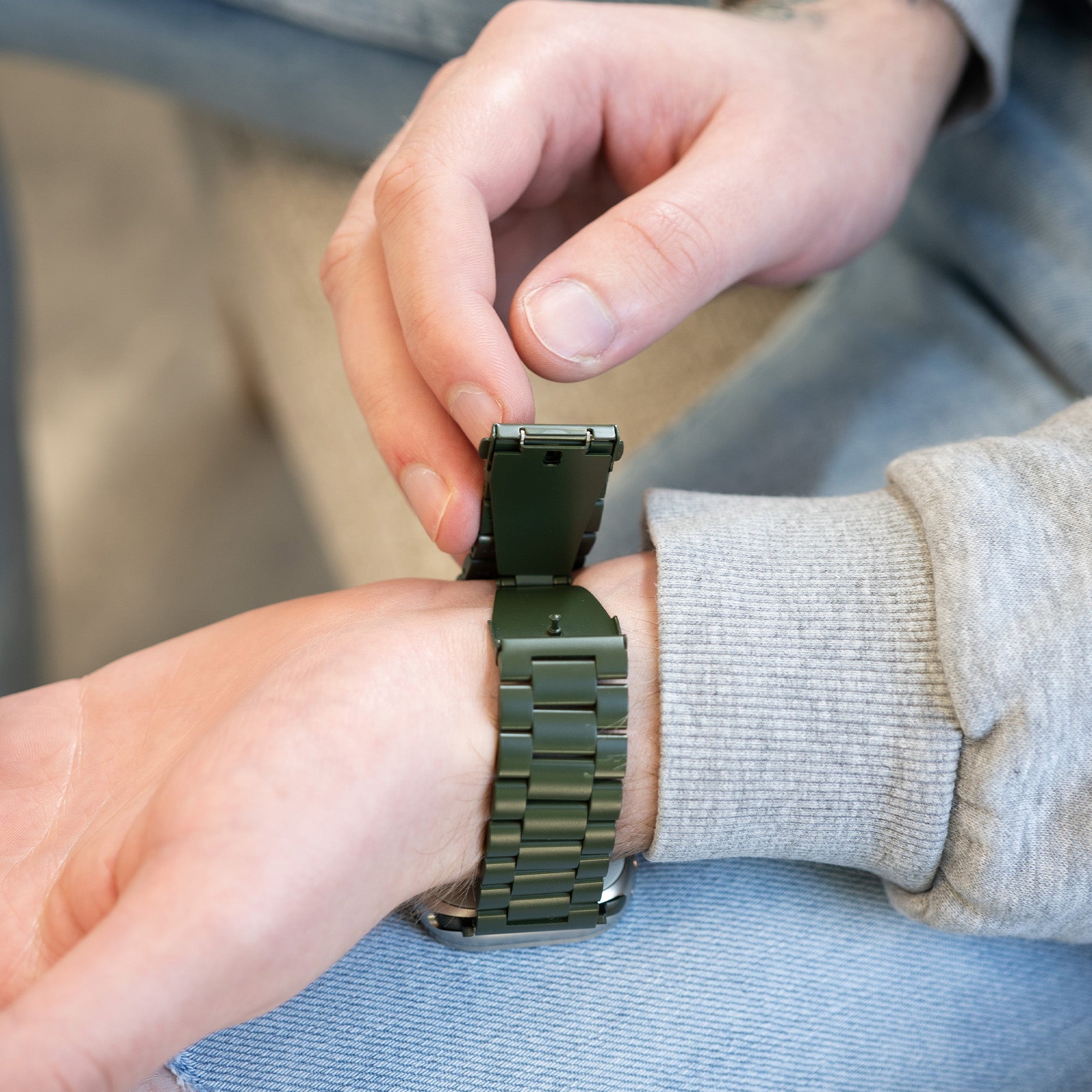 Apple Watch Stainless Steel Strap — Dark Green Finish