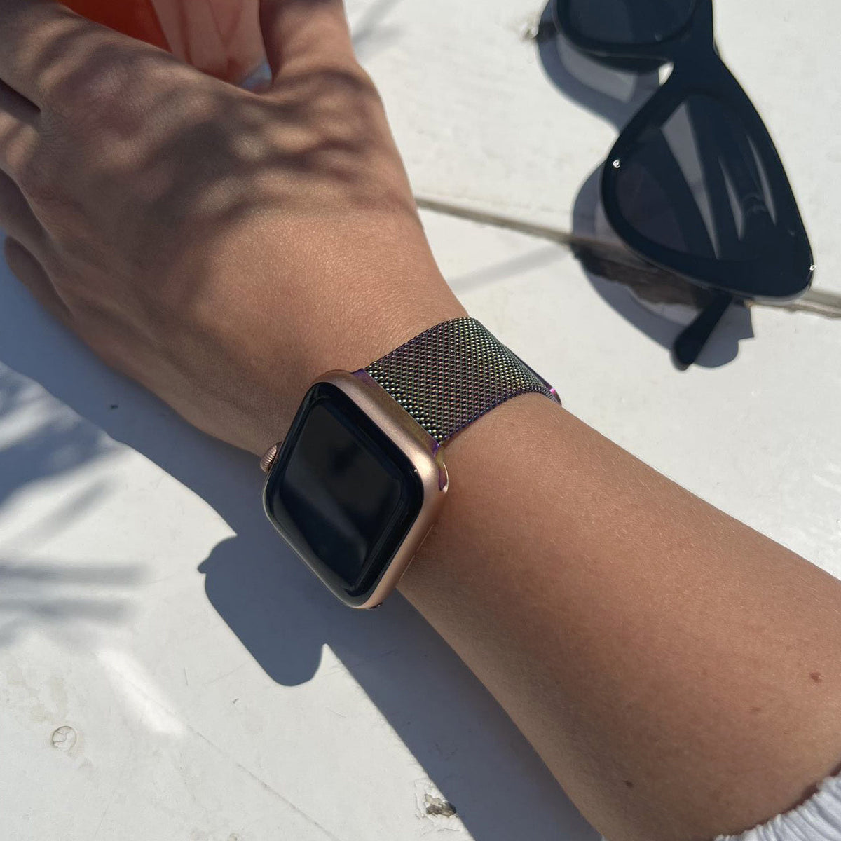 Milánský řemínek pro Apple Watch s perleťovým povrchem