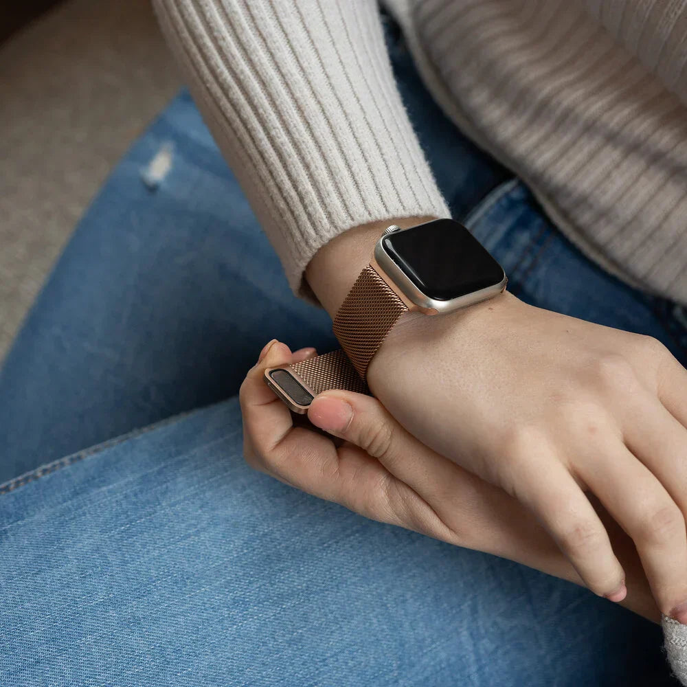 Milánský řemínek pro Apple Watch — barevná edice Rosé