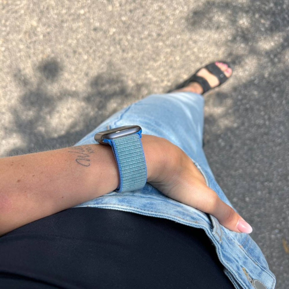 Blaues Nylonarmband für die Apple Watch – weiche Oberfläche, leicht elastisch