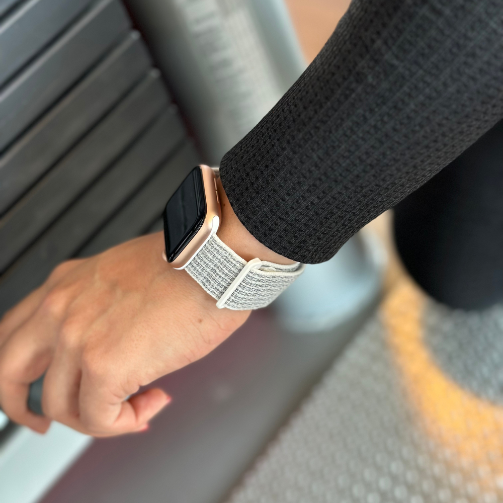 Apple Watch Nylon Loop-rem — hvid, justerbar velcrolukning
