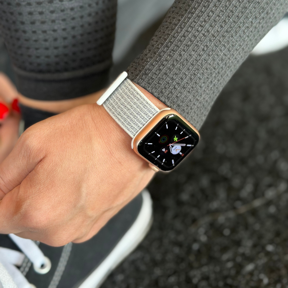Apple Watch Nylon Loop-rem — hvid, justerbar velcrolukning