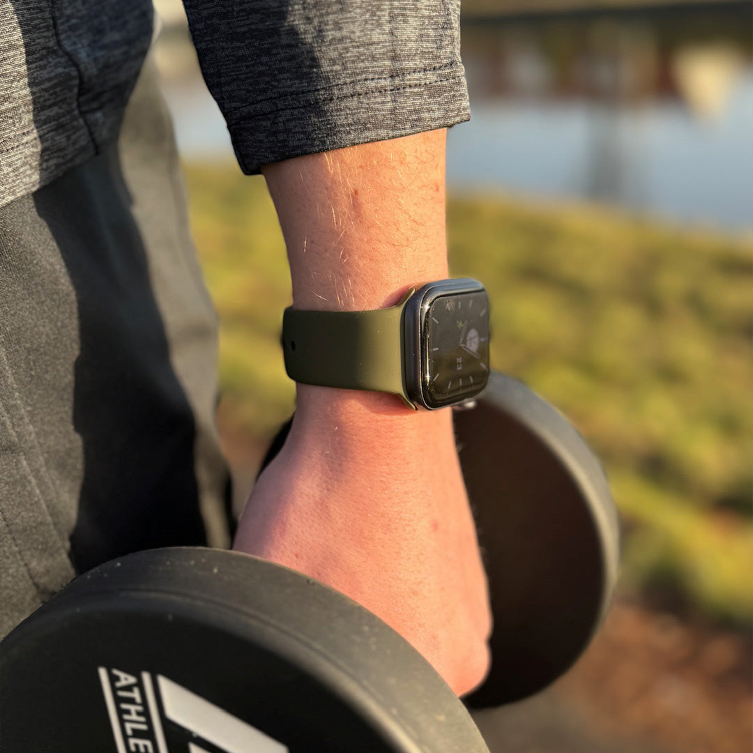 Cinturino in silicone per Apple Watch — design classico verde militare a doppio giro