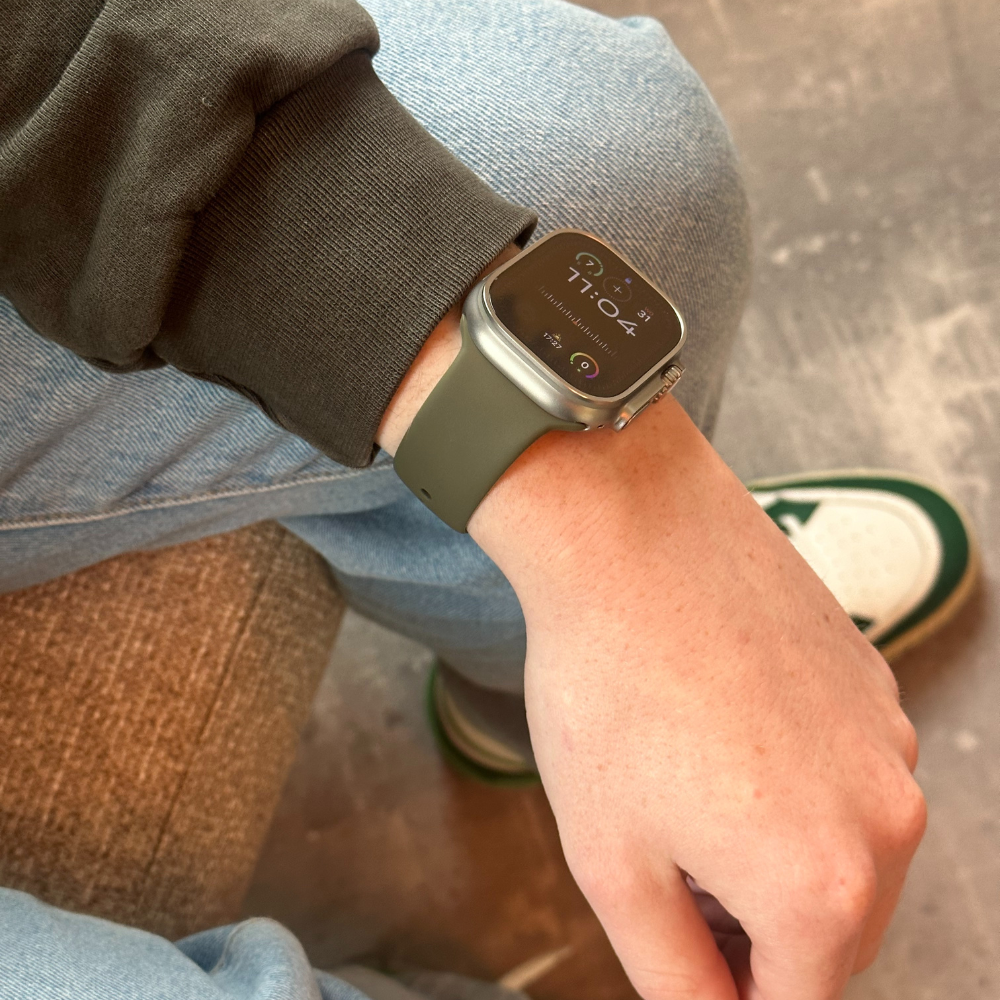 Cinturino in silicone per Apple Watch — design classico verde militare a doppio giro