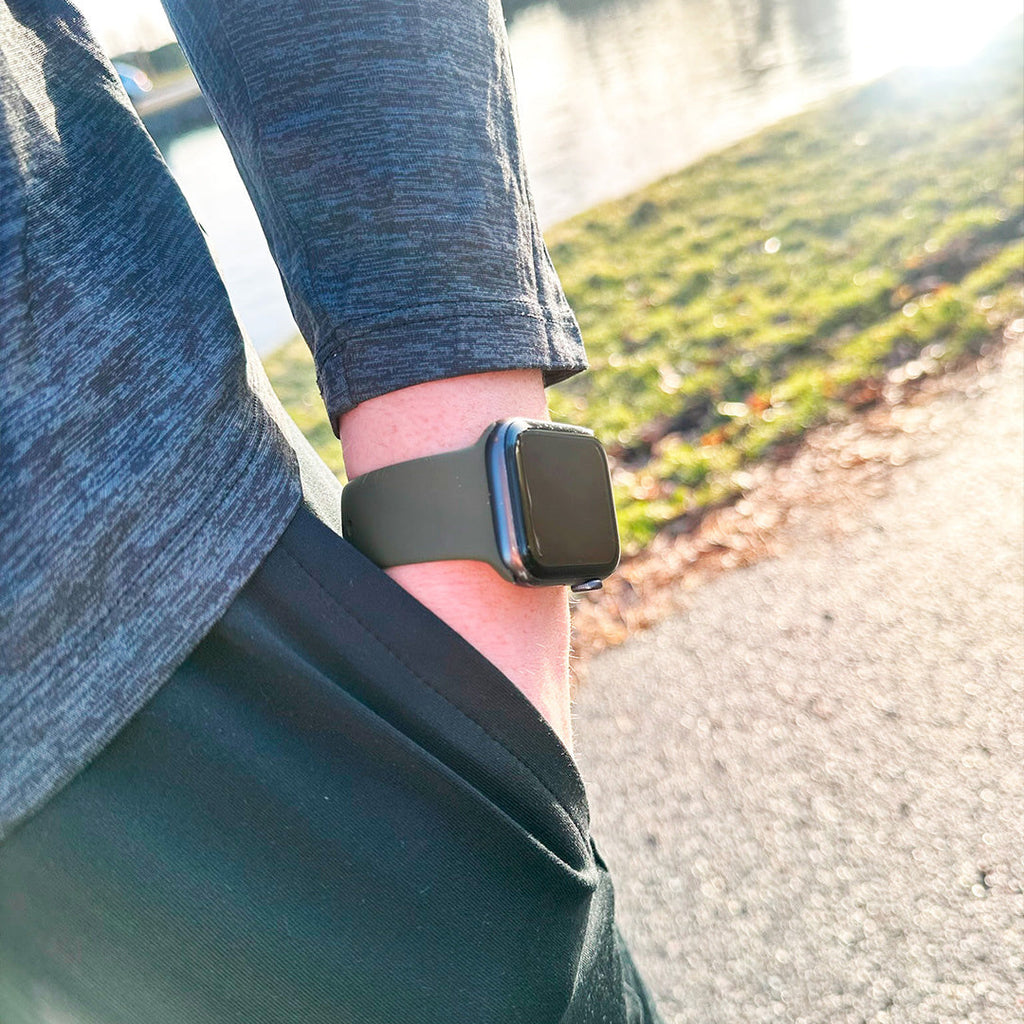 Cinturino in silicone per Apple Watch — design classico verde militare a doppio giro