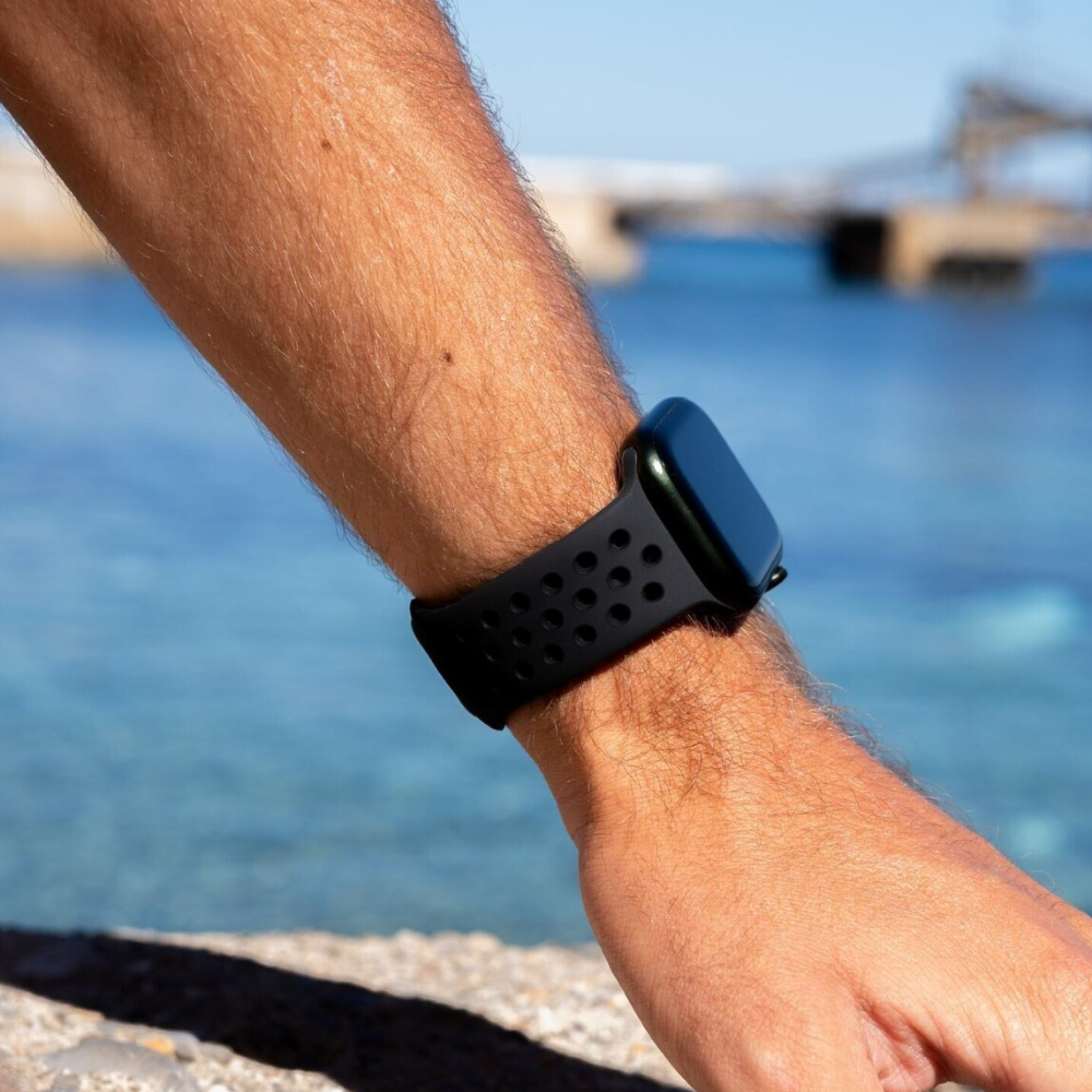 Correa deportiva gris oscuro y negra para Apple Watch