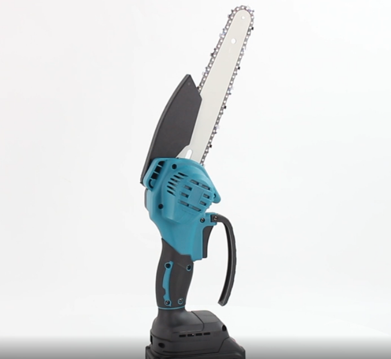 Motosierra a batería: ¡cortar madera de forma sencilla! | Ka-mostore
