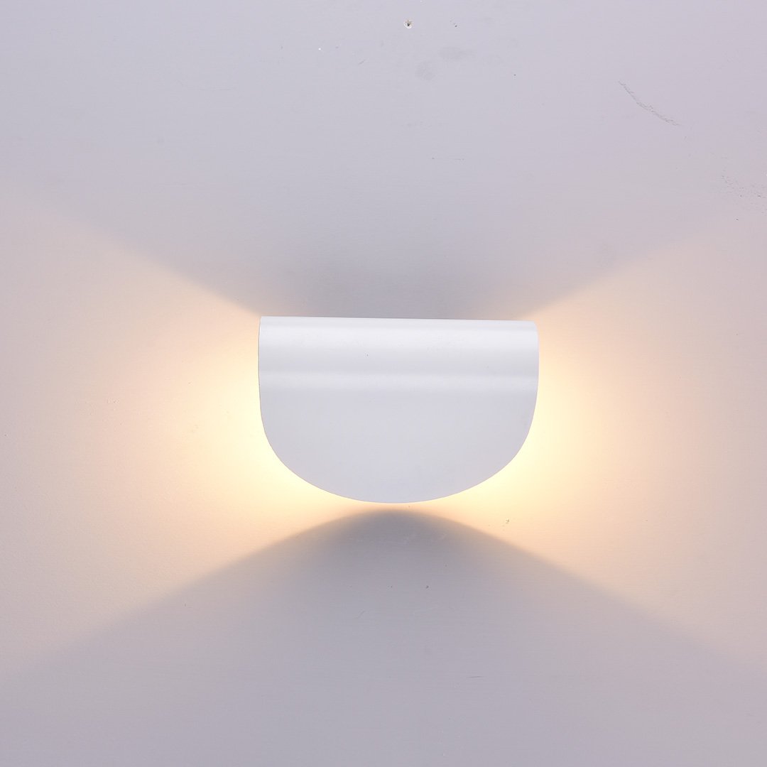 SolaraGlow Diffused Warm Wall Light For Living Rooms And Workspaces Modern Home Illumination