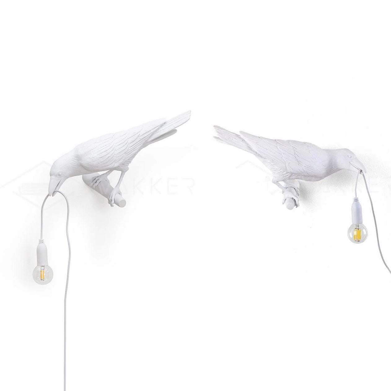 Lumină de perete din rășină cu trei corbi, cu strălucire ambientală blândă, disponibilă în două variante de culoare pentru decor modern al casei