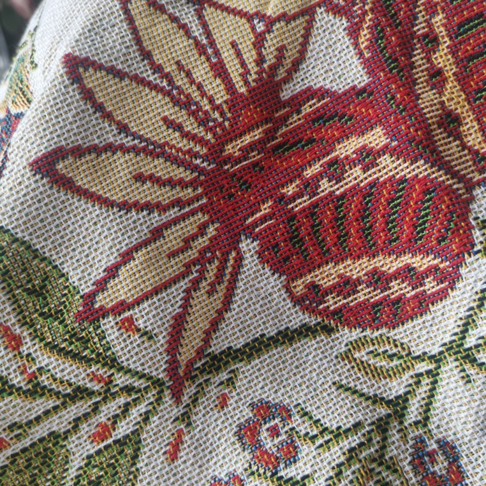 Country Charm Floral Throw | Ka-mostore