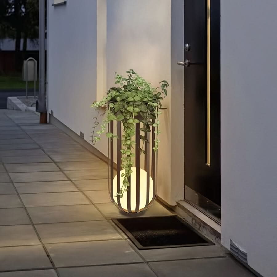 Aurevia SolarGlow trädgårdslampa för utomhusbruk — solcellsdriven färgskiftande belysning med fjärrkontroll