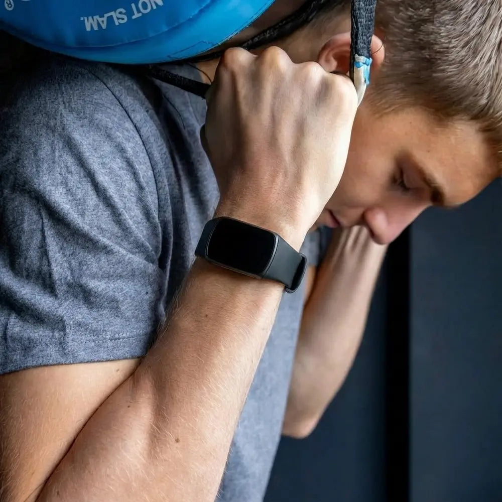 Originales schwarzes Silikonarmband für Fitbit Charge 5