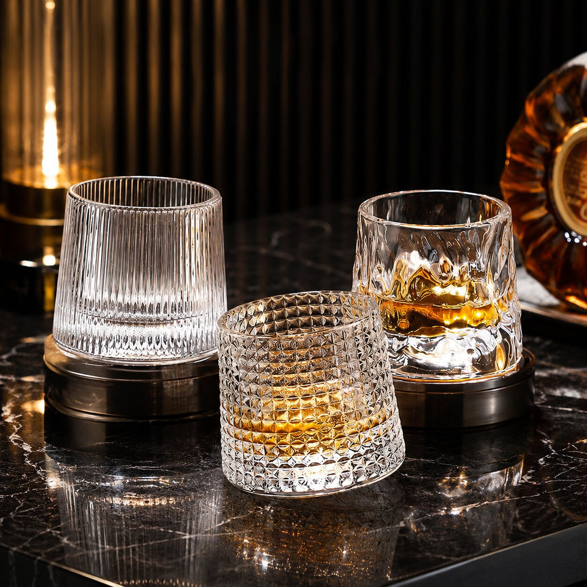 EdoDreh roterende whiskyglazenset met houten onderzetter — afgeronde draaiende voet