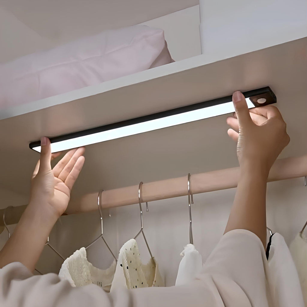 Closet And Under-Cabinet LED Light With Wireless Motion Sensor For Simple Illumination