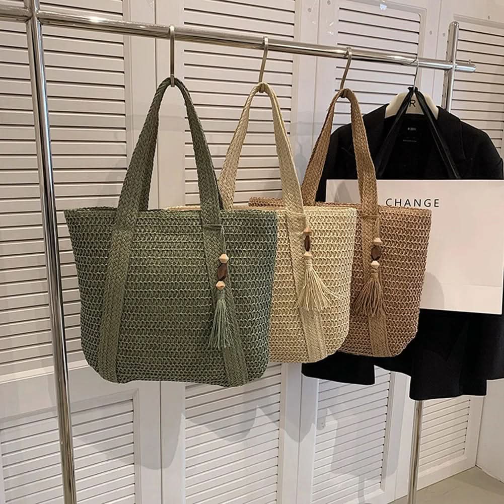 BOHOWEAVE Geflochtene Raffia-Tragetasche — Geräumige Schultertasche mit Quastendetail