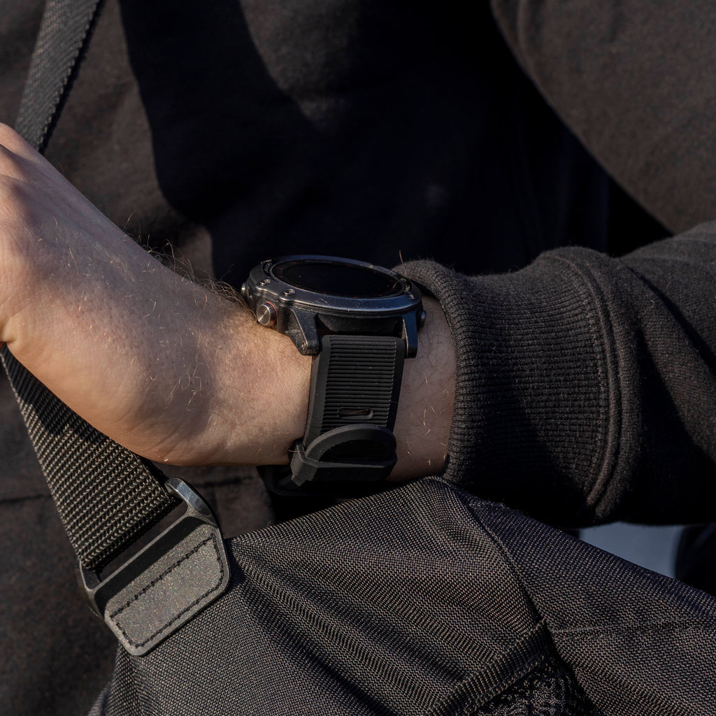 Λουράκι ρολογιού Garmin Fenix 7 από μαύρη σιλικόνη