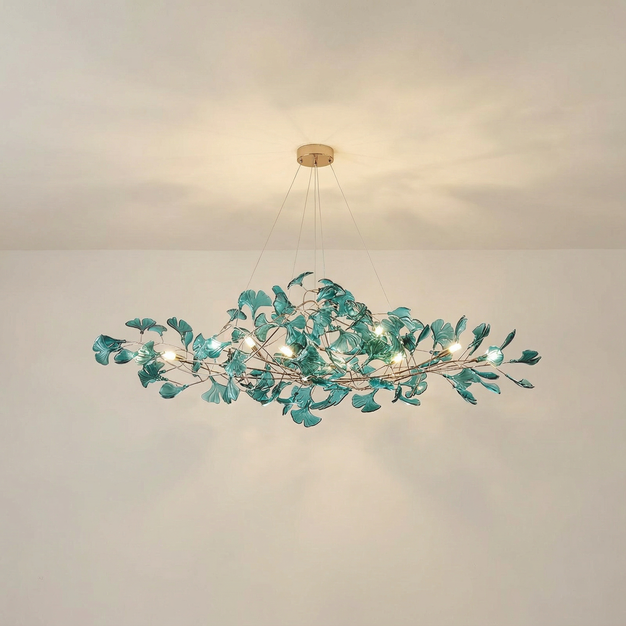 Emerald Aura moderne Acrylblatt-Kronleuchter mit raffiniertem, naturinspiriertem sanften Licht