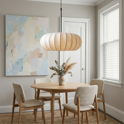Nowoczesna lampa wisząca AuraLume do kuchni z czystym, minimalistycznym designem i ciepłą atmosferą do jadalni