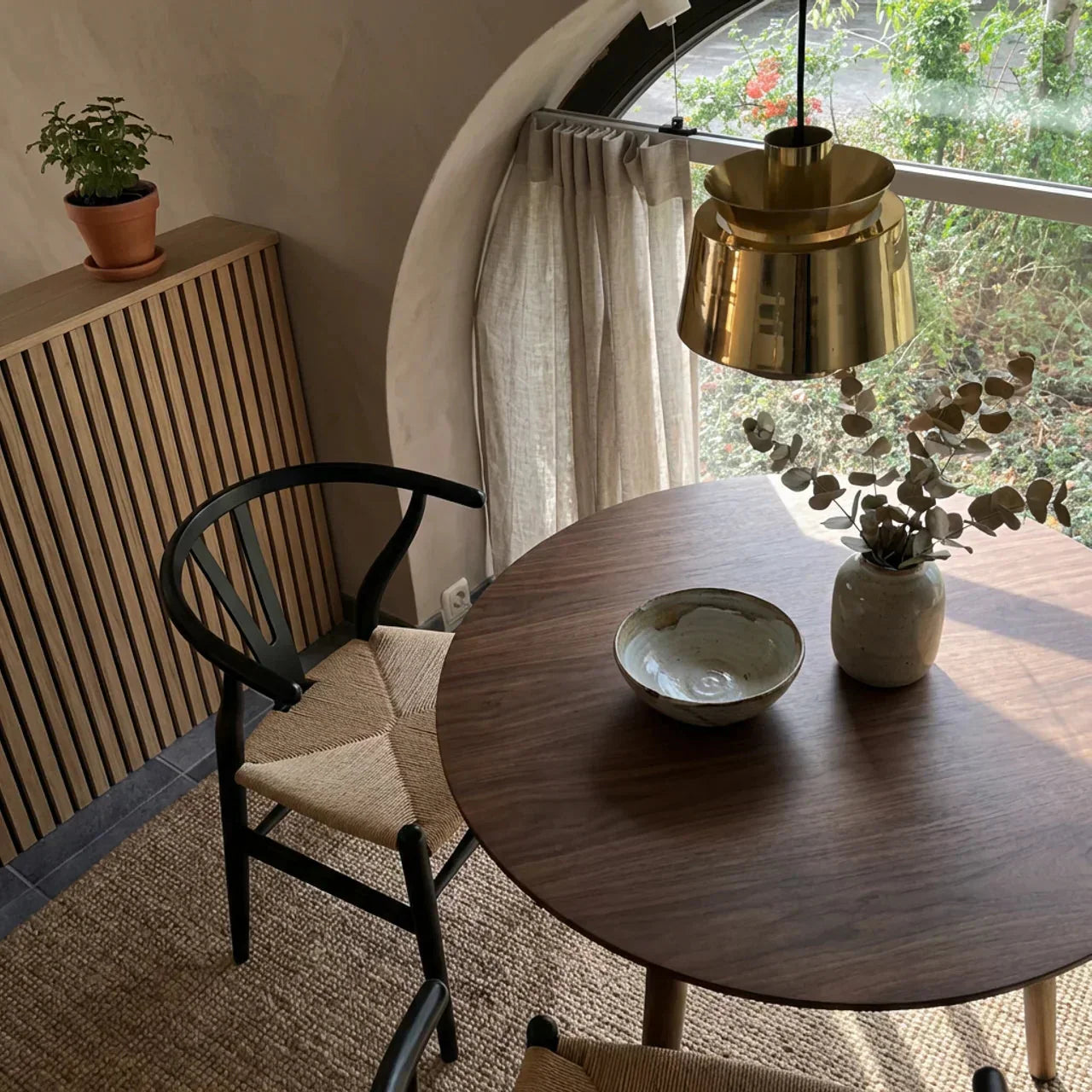 Nordic Cone Pendant Light For Minimalist Living Rooms In Modern Interiors And Focused Downlighting