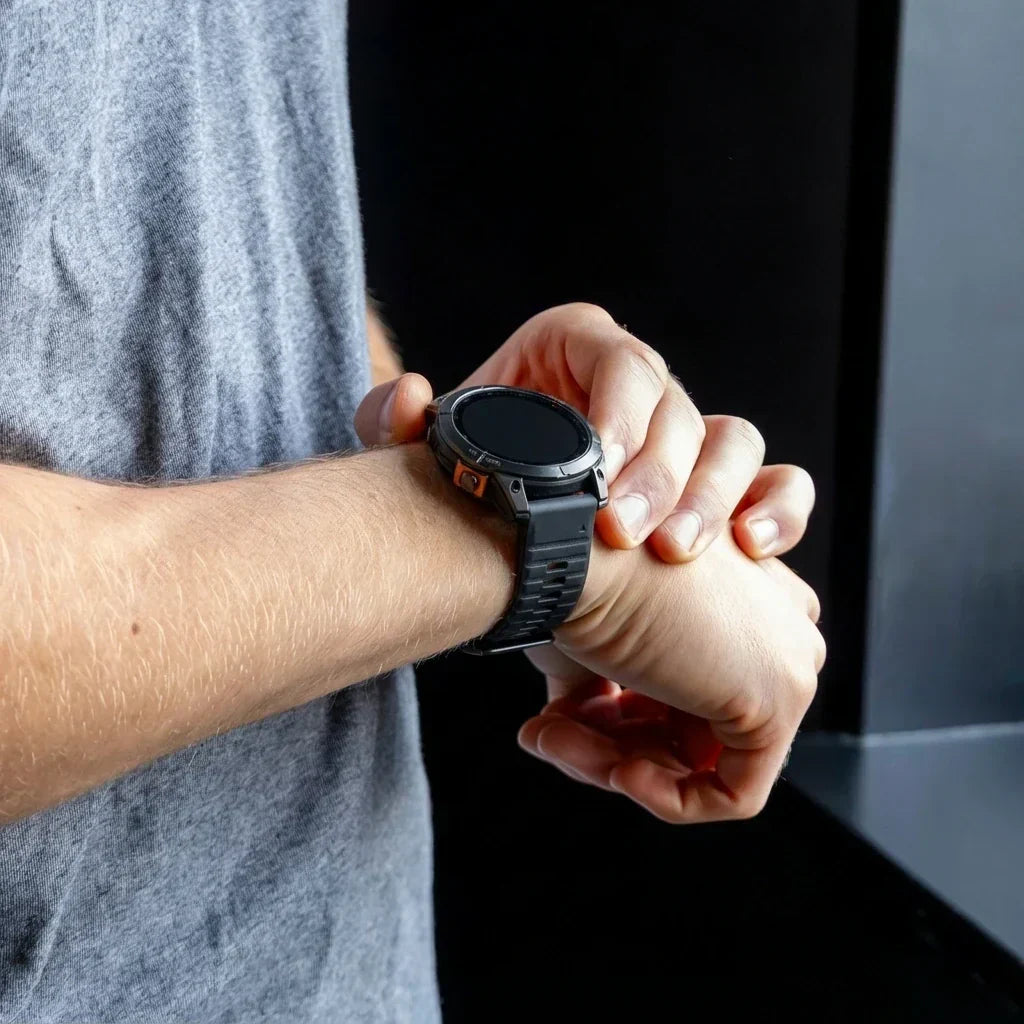 Black and Grey Garmin Fenix 5/6 Sport Strap — Secure Buckle