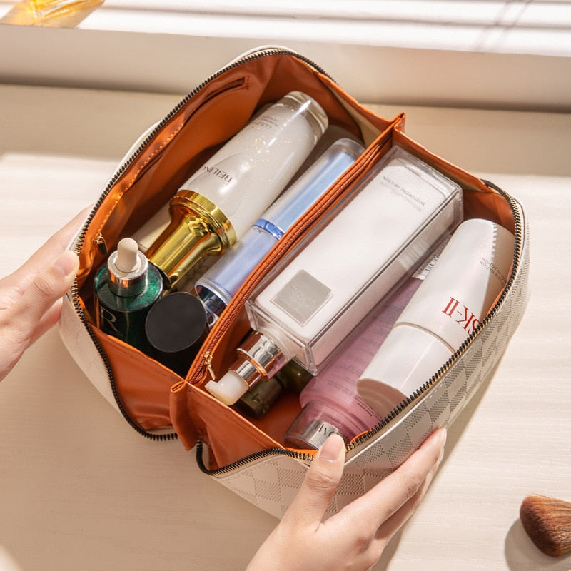 KosmetiQ Luxury Makeup Bag — Spacious Multi-Compartment Cosmetic Organizer