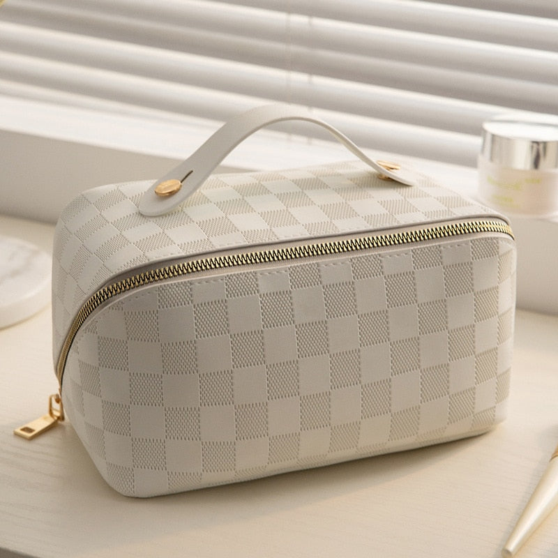KosmetiQ Luxury Makeup Bag — Spacious Multi-Compartment Cosmetic Organizer