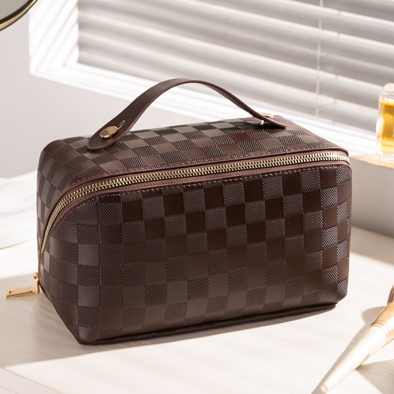 KosmetiQ Luxury Makeup Bag — Spacious Multi-Compartment Cosmetic Organizer