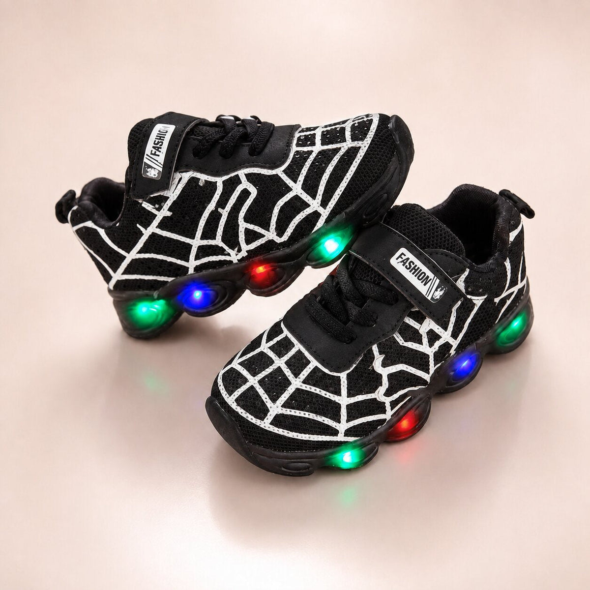 Light Hero LED-es gyerek sportcipő — tépőzáras rögzítés, világító talp
