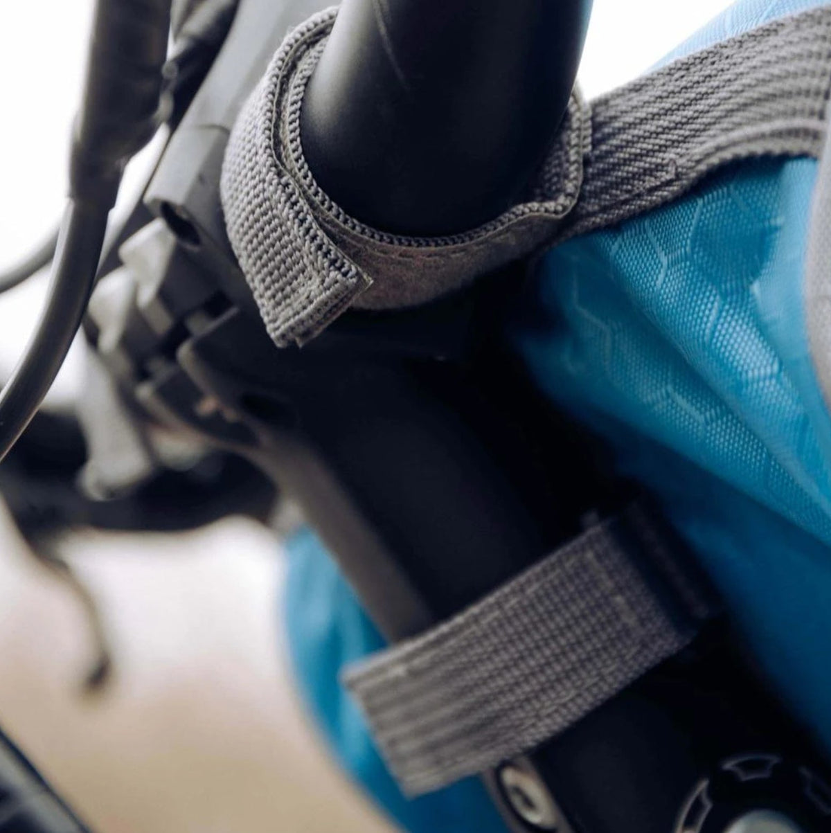 Sac de guidon pour vélo — Fenêtre tactile, résistant aux éclaboussures, léger et fixation sécurisée par Velcro