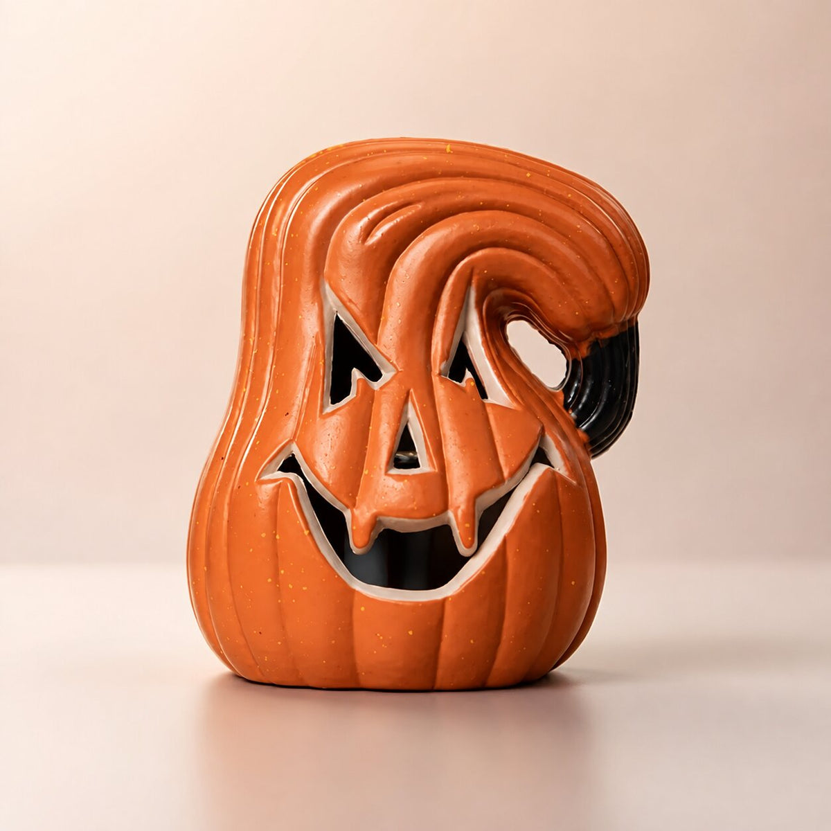 Glødende Halloween-gresskardekorasjon — 10 skumle Jack-o’-lantern-ansiktsdesign