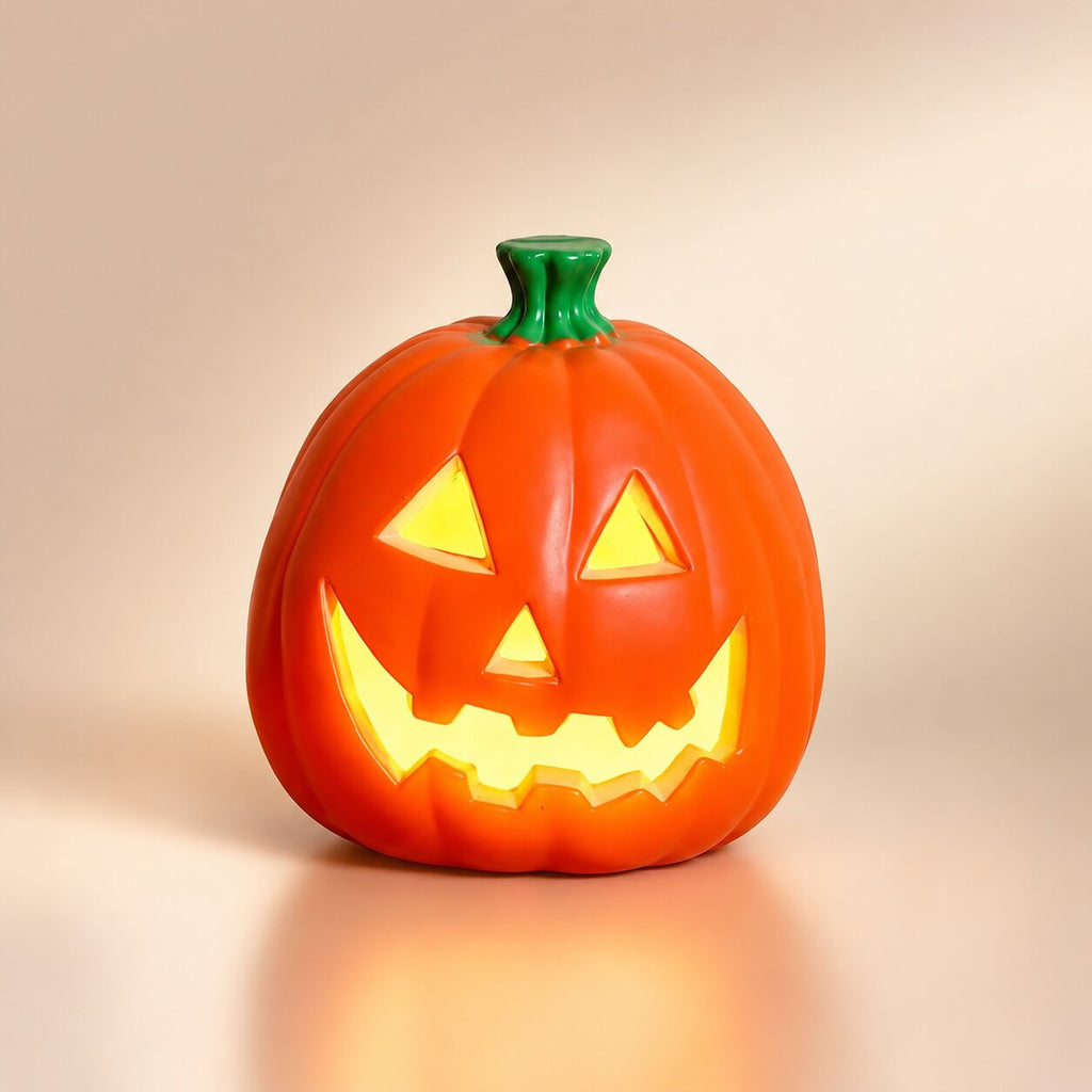 Glødende Halloween-gresskardekorasjon — 10 skumle Jack-o’-lantern-ansiktsdesign
