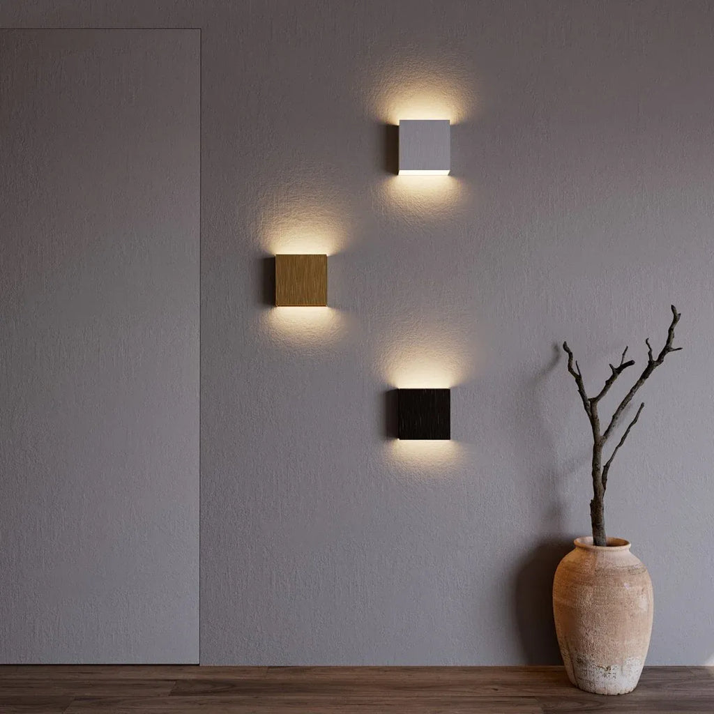 ElegantBeam Minimalist Wall Lamp For Sophisticated Illumination And Subtle Glow In Living Spaces