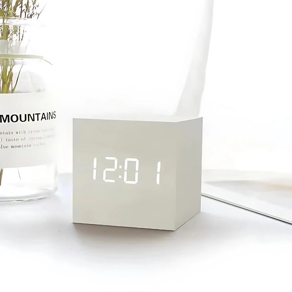 Kompakt, digitális LED-kockaóra hőmérséklet-kijelzővel | Ka-mostore