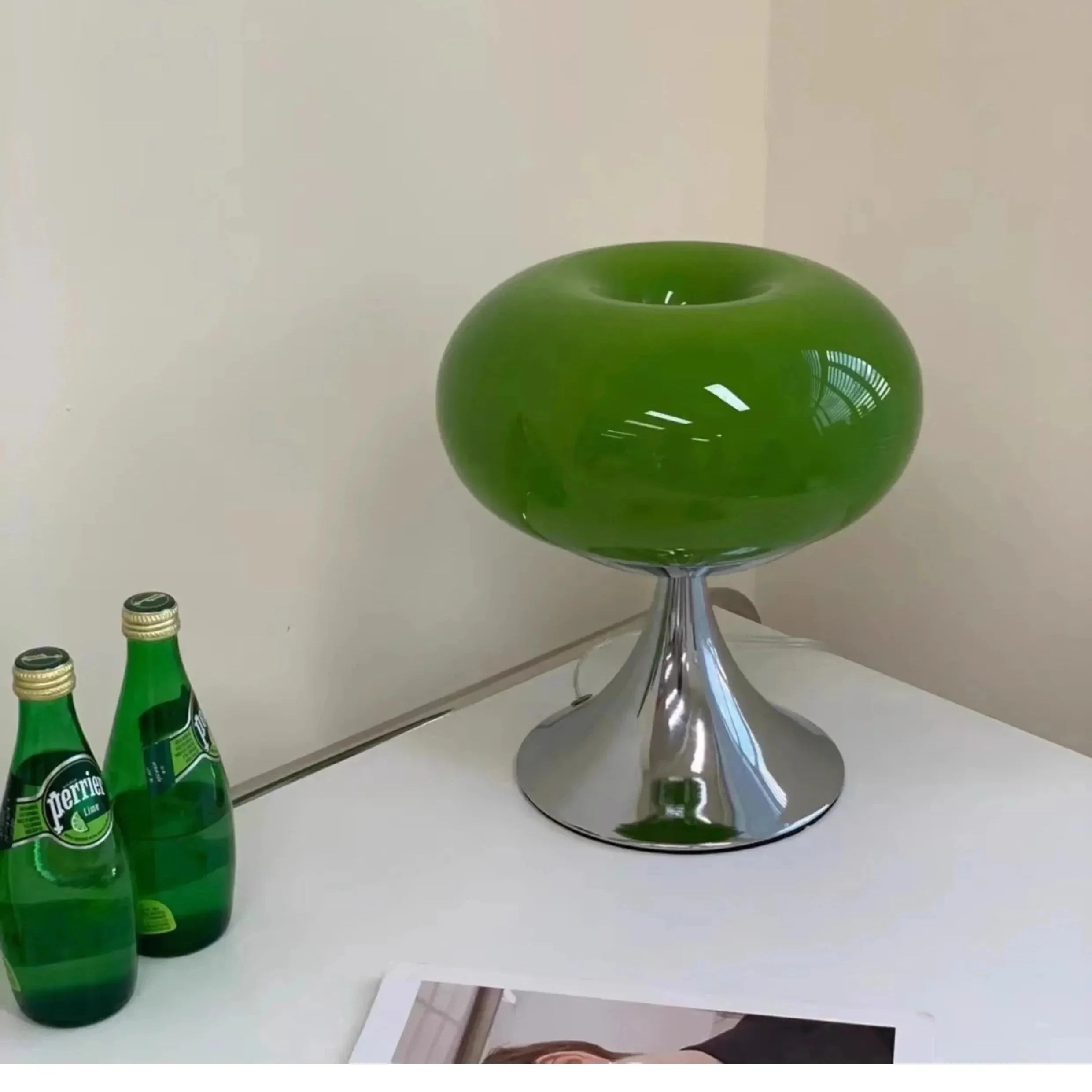 Skleněná stolní lampa ve stylu Apple s designem Bauhaus | Ka-mostore