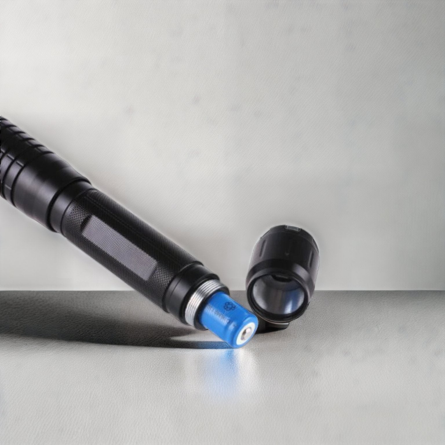 ブルーレーザーポインター | 450nm 高出力ビーム | 5000m以上の戦術射程 | 焦点調整可能 | Ka-mostore