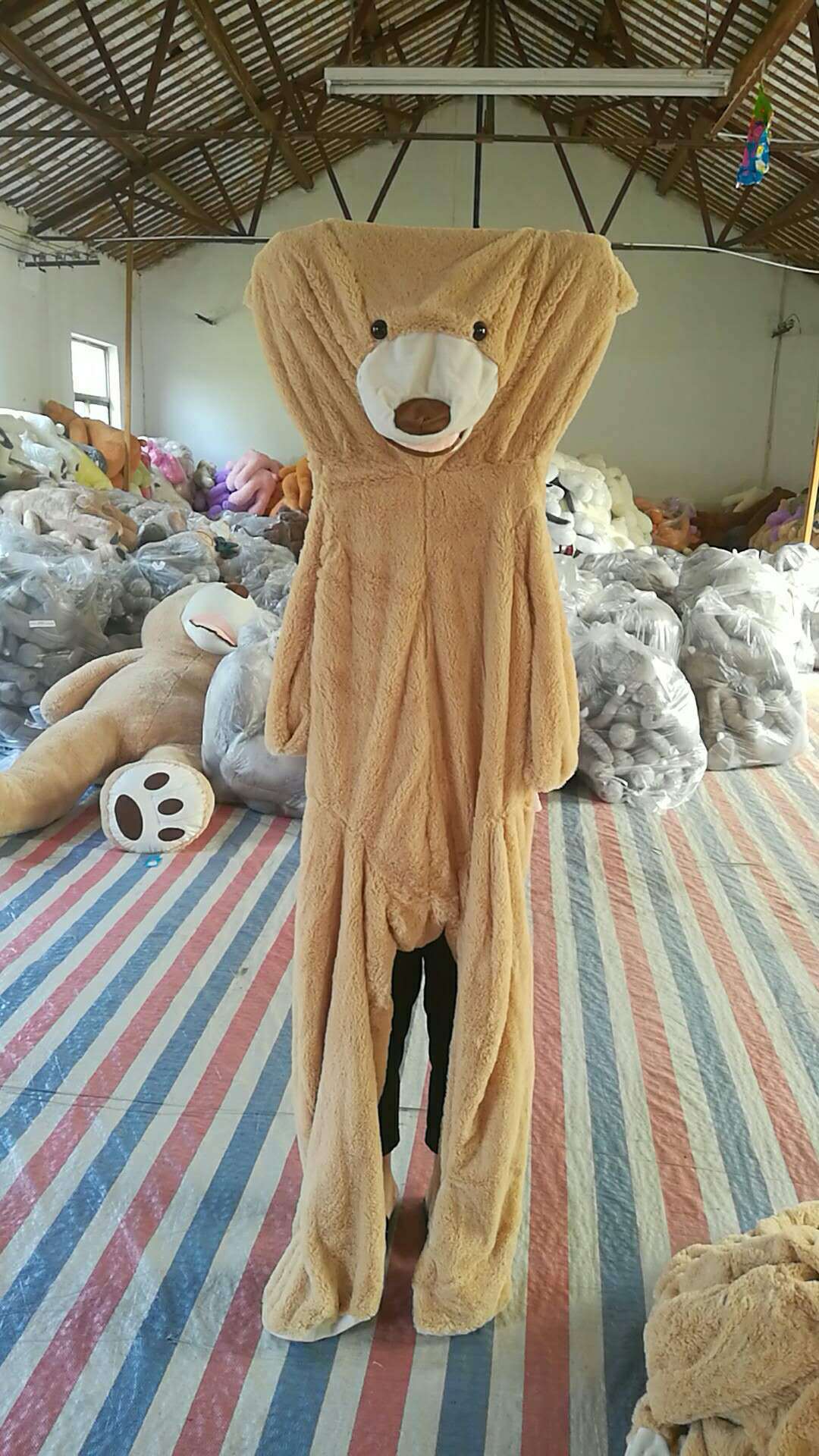 Giant Plush Teddy Bear – HugHero | Ka-mostore