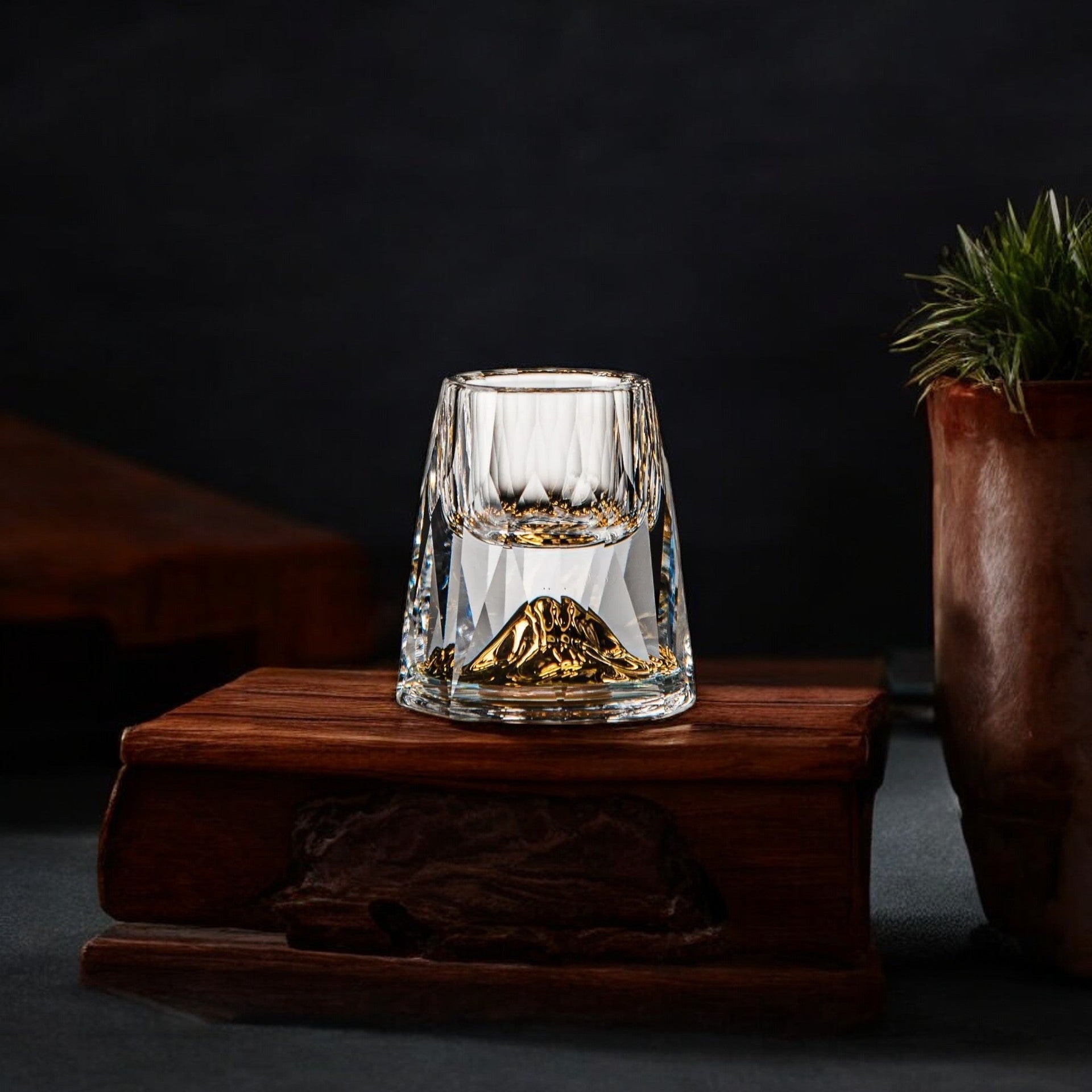 Luxury Crystal Glasses with Gold Flakes – Handmade – Set of 2 – For Whisky & Premium Beverages | Ka-mostore