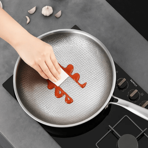 Bratix patelnia z tytanu bez powłoki — kompatybilna z kuchenkami indukcyjnymi, gazowymi i ceramicznymi oraz grillem