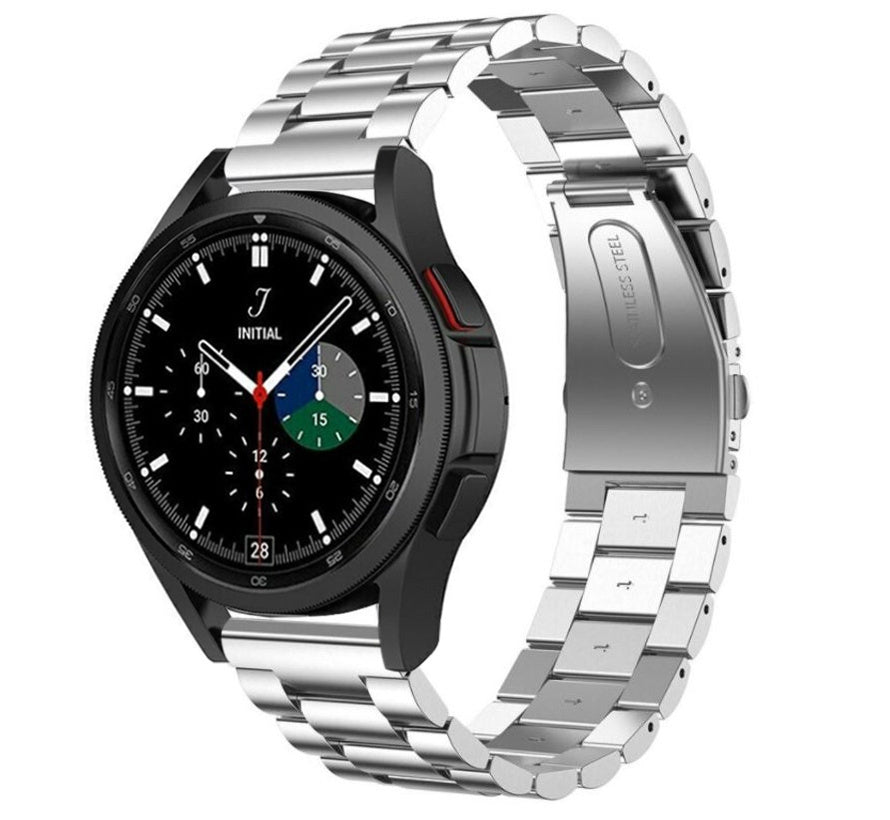 Samsung Galaxy Watch 4 Classic 46 mm-es ezüst színű rozsdamentes acél láncszíjjal
