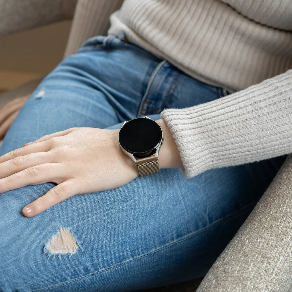 适用于三星 Galaxy Watch 7 的 40 毫米香槟色米兰尼斯表带