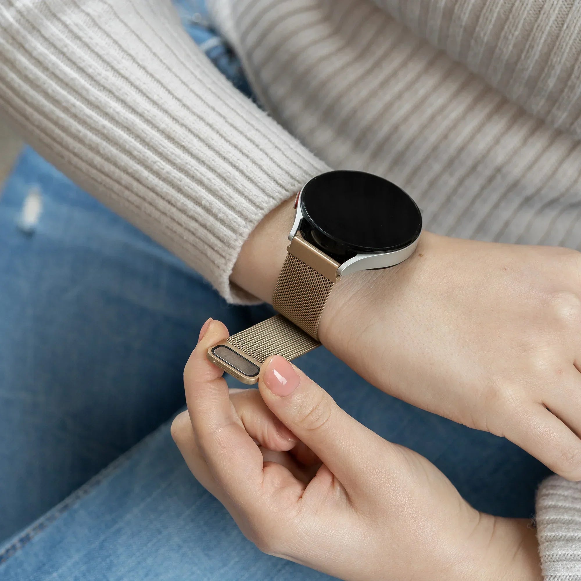 适用于三星 Galaxy Watch 7 的 40 毫米香槟色米兰尼斯表带