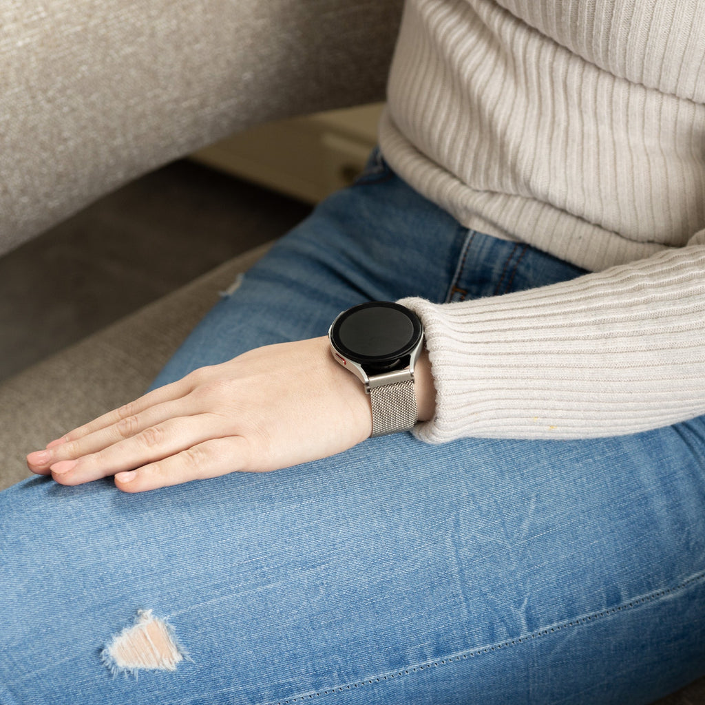 Řemínek Milanese pro Samsung Galaxy Watch 4 — 40mm síťovaný řemínek Starlight